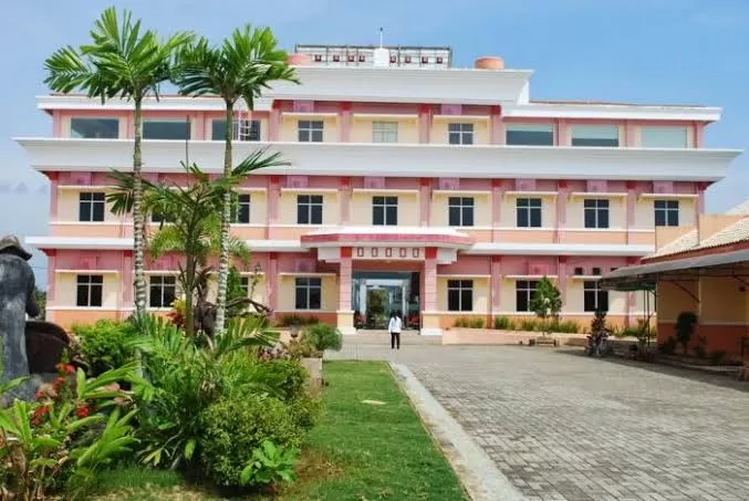 HOTEL MEDINA: Hotel Medina milik Mardani H Maming ini akan dijadikan tempat isolasi dan karantina pasien Covid-19. (Foto Istimewa For Radar Banjarmasin).
