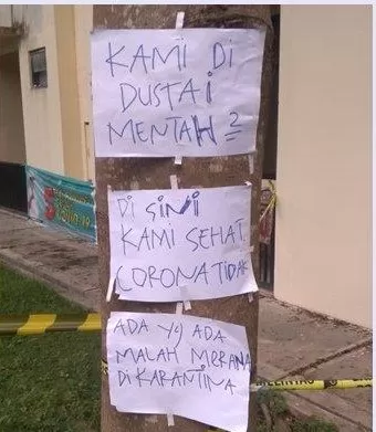 BOSAN: Poster yang ditempel di pohon dalam demo pasien karantina di Banjarbaru beberapa waktu lalu.