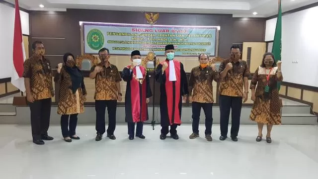 Pucuk pimpinan Pengadilan Negeri (PN) Banjarmasin kembali berganti. Moch Yuli Hadi, sebelumnya wakil ketua PN, resmi menggantikan posisi Sutarjo sebagai ketua PN yang baru.