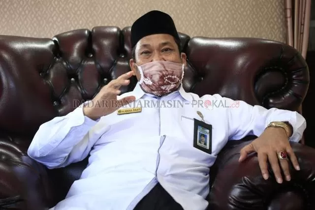 ISU TERORISME: Kepala Kantor Kemenag Banjarbaru, Abdul Basit membenarkan, pihaknya meminta penyuluh agama dan kepala KUA di Banjarbaru untuk mencermati potensi aksi terorisme menyusul adanya penangkapan terduga teroris di wilayah kota Idaman. | Foto: Muhammad Rifani/Radar Banjarmasin