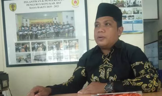 KLARIFIKASI: Ketua DPD Partai Berkarya, Yajid Fahmi memberikan keterangan jika Partai Berkarya belum memberikan dukungan resmi kepada pasangan calon Bupati HST Saban-Abdilah. | FOTO: JAMAL/RADAR BANJARMASIN