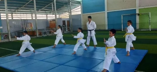 BERKAT LATIHAN: Karateka Inkai Binpres Kalsel yang bermarkas di Kabupaten Tanbu membuktikan mampu berprestasi di tengah pandemi corona dengan menyabet gelar juara tiga di ajang Bekas E-Tournament 2020.