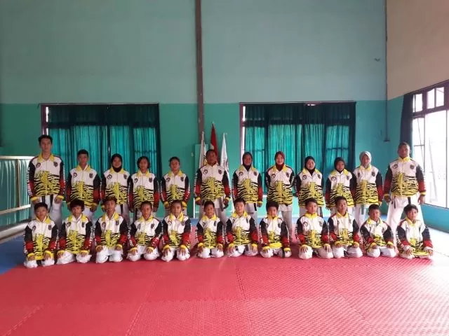 BERPRESTASI: Tim karate Lemkari Kabupaten Banjar meraih gelar juara umum Kejurnas Karate Virtual Anton Lesiangi Cup 2020 dengan menyabet delapan medali emas, empat medali perak, dan empat medali perunggu.