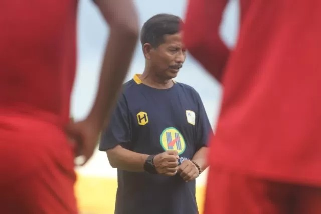 RINDU: Pelatih Barito Putera Djajang Nurjaman sebagai salah satu pelaku sepak bola tentun ingin kembali turun ke lapangan melaksanakan tugasnya.