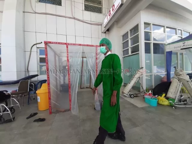 KABAR BAIK: Sejumlah karyawan RSUD Sultan Suriansyah yang sebelumnya terkonfi rmasi virus corona sudah dinyatakan sembuh. | FOTO: WAHYU RAMADHAN/RADAR BANJARMASIN