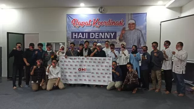 Pasangan bakal calon Gubernur Kalsel Denny Indrayana dan Difriadi mendapat dukungan dari Gerakan Milenials Indonesia (GMI) Kalsel. Komitmen itu dideklarasikan, Minggu (9/8) tadi.