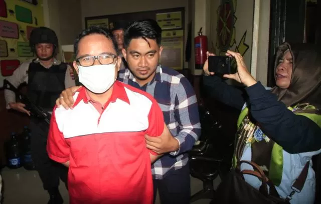 Kasus dugaan tindak pidana pencabulan anak yang menjerat eks Ketua KPU Banjarmasin, Gusti Makmur kini terus bergulir di Pengadilan Negeri (PN) Banjarbaru. Kasus ini mulai disidangkan sejak 2 Juli 2020