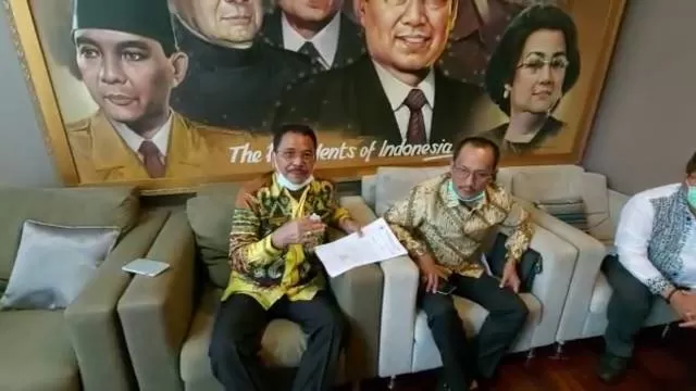PENUHI JANJI: Ketua DPRD Kalsel dan Ketua Komisi IV seusai bertemu dengan  Kepala Staf Kepresidenan, Jenderal (Purn) Moeldoko. | Foto: