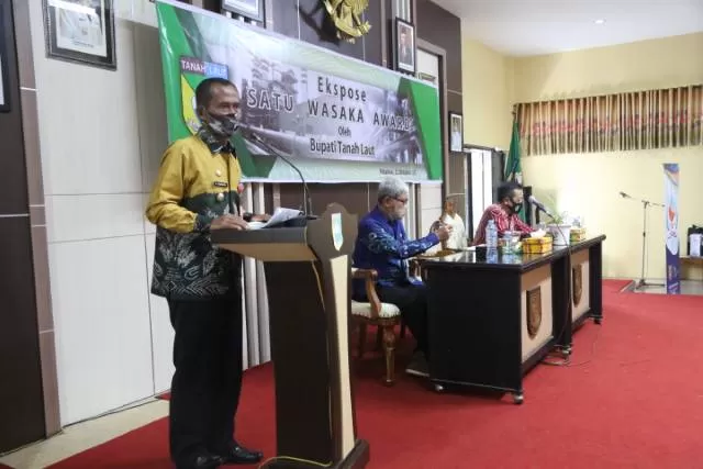 SAMBUTAN: Bupati Tala Sukamta menyampaikan sambutan saat kedatangan Tim Penilai Satu Wasaka (Sanitasi dan Air Minum Tuntas Waja Sampai Kaputing) Award Tahun 2020.