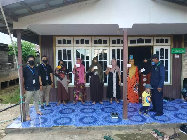 BRI Kanca Martapura sebagai salah satu bank penyalur bantuan sosial program sembako telah menyalurkan sembako kepada keluarga penerima manfaat (KPM) di Kabupaten Banjar  dan Kota Banjarbaru.