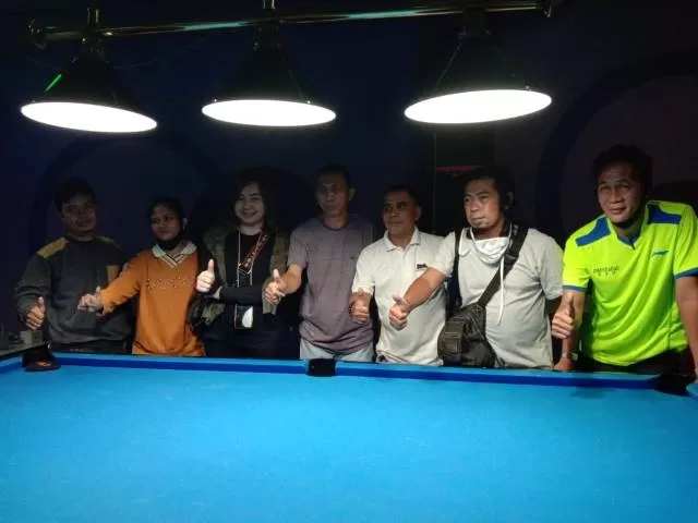 MANTAP: Pebiliar Kabupaten HSU menjadi juara umum Kejurprov Biliar Kalsel 2020 di One Pool Jalan Jati Banjarmasin, Selasa (17/11).