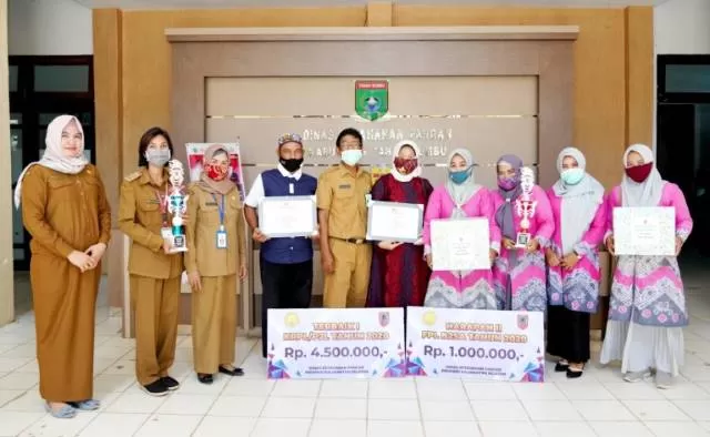 TERBAIK: Kelompok Wanita Tani (KWT) Sawi Desa Sinar Bulan Kecamatan Satui berhasil menjadi yang terbaik pada penilaian Pekarangan Pangan Lestari (P2L) Kawasan Rumah Pangan Lestari tingkat Provinsi Kalimantan Selatan.