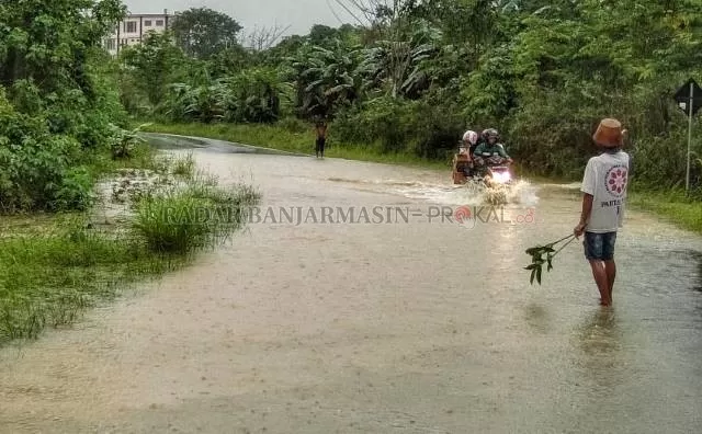 WASPADA: Banjir di Kotabaru beberapa waktu lalu. Musim lanina membuat pemda-pemda mulai siaga. | DOK/RADAR BANJARMASIN