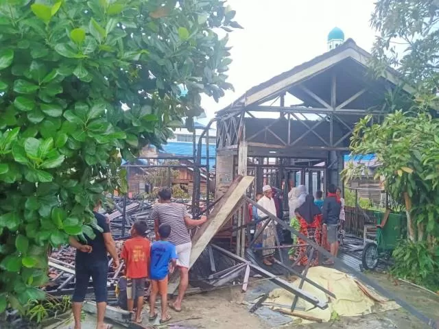 AWAL TAHUN: Kebakaran terjadi di Jalan Alalak Tengah RT 15 Banjarmasin Utara