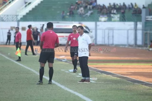 SIAP DISIPLIN: Pelatih Barito Putera Djajang Nurjaman ingin kompetisi Liga 1 mendapatkan izin dari kepolisian.