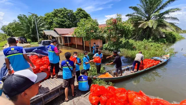 TERUS MENGALUR: Sejak tanggal 16 Januari hingga tanggal 7 Februari 2021 bantuan dari PLN UIP Kalbagteng terus mengalir untuk korban banjir di Banua.