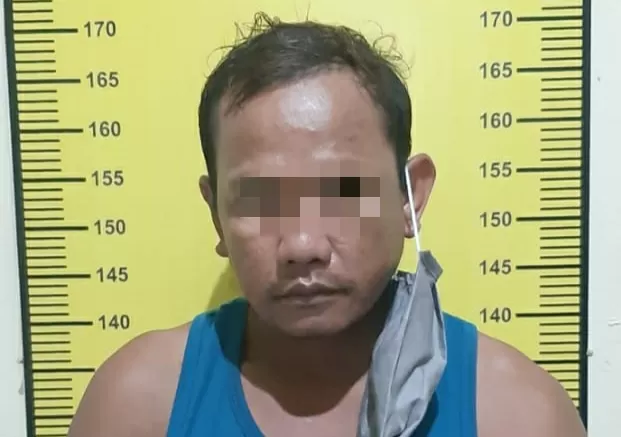 SP(40), warga Desa Seradang Kecamatan Haruai, Tabalong yang diduga menjual sabu.