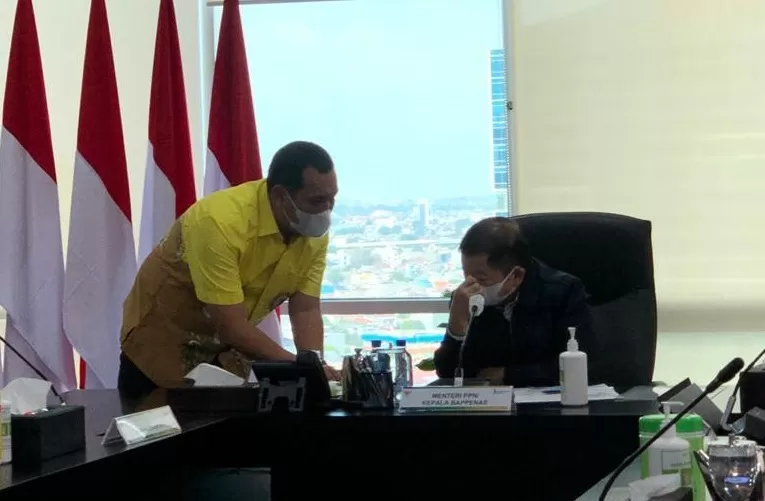 EKSPOSE: Wali Kota Banjarbaru, Aditya Mufti Ariffin menemui Menteri PPN/Bappenas, Suharso Monoarfa di Jakarta dalam rangka eskpos program pembangunan Kota Banjarbaru. | Foto; Aditya Mufti Ariffin for Radar Banjarmasin