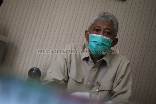 KLARIFIKASI: Kepala BBTKLPP Banjarbaru, Slamet Mulsiswanto mengonfirmasi bahwa kualitas dan akurasi laboratoriumnya sudah standar dan presisi. | Foto: Muhammad Rifani/Radar Banjarmasin