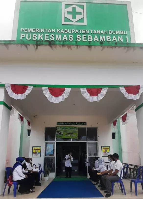 PENILIAIAN: Puskesmas Sebamban 1 mendapat kunjungan dari tim kesehatan provinsi, Rabu (14/4).