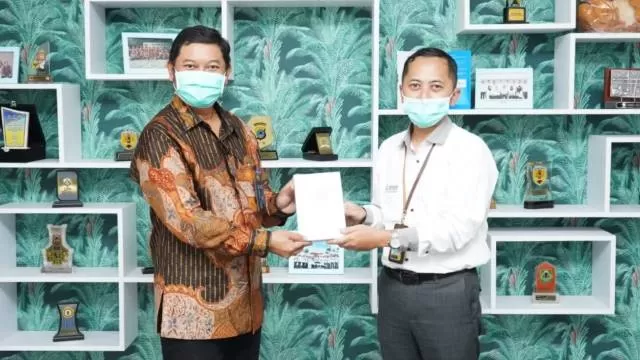 LAYANAN: PLN UIW Kalselteng berkomitmen meningkatkan pelayanan kepada masyarakat, salah satunya dengan melakukan kunjungan ke Ombudsman RI Perwakilan Kalimantan Selatan. | FOTO: PLN FOR RADAR BANJARMASIN