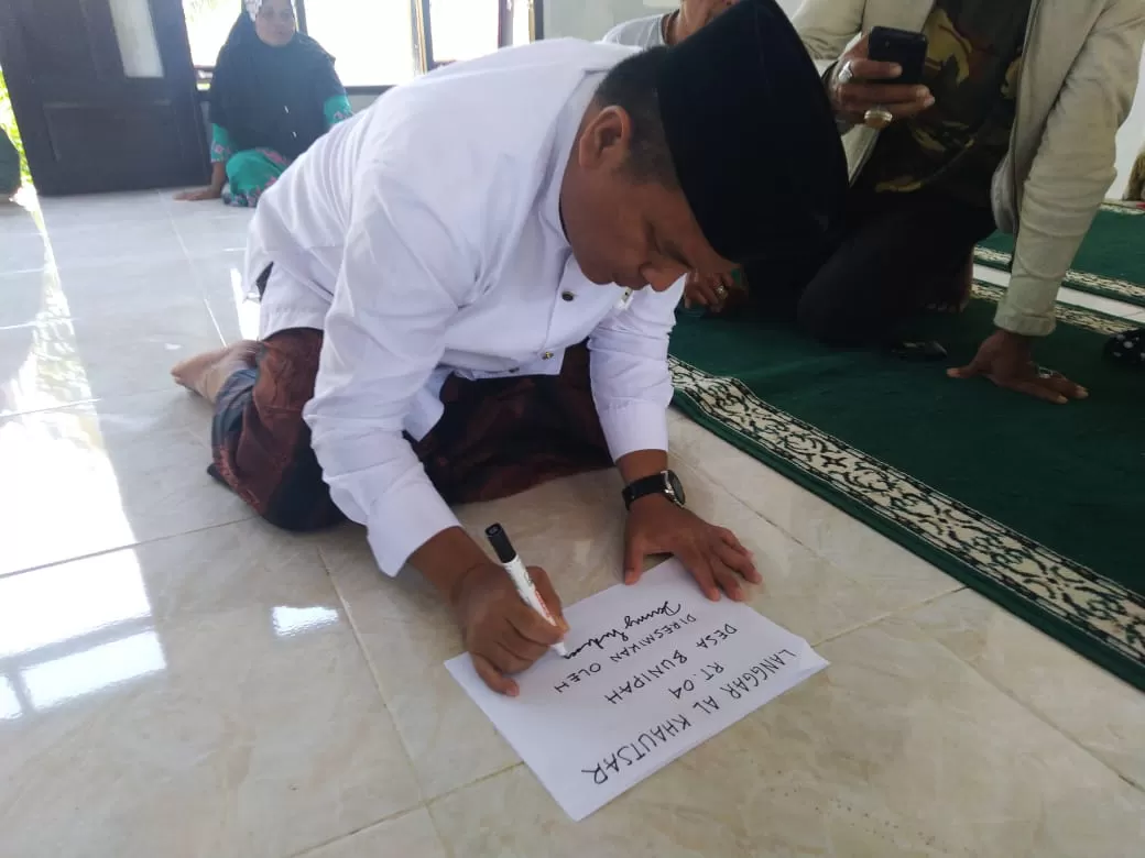 DIMINTA WARGA: Haji Denny meresmikan Musala Al-Kausar Desa Bunipah, Aluh-Aluh, Kabupaten Banjar