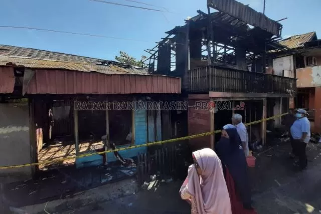 JADI PUING: Kebakaran di Jalan Pandu, Banjarmasin Timur, pada bulan ini. | FOTO: WAHYU RAMADHAN/RADAR BANJARMASIN