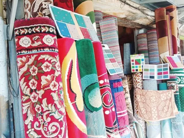 ANEKA RAGAM: Harga jual karpet hias atau permadani di Kota Banjarmasin mengalami kenaikan antara 5 persen hingga 10 persen.
