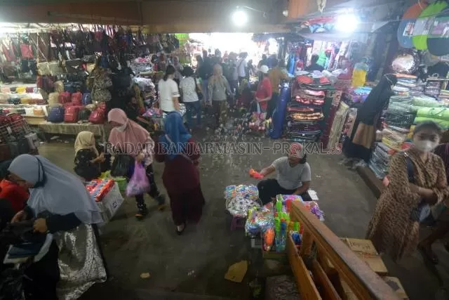 SASARAN: Pasar Sudimampir Baru bersama Pasar Ujung Murung di Banjarmasin Tengah menjadi incaran pemko untuk program revitalisasi. | FOTO: WAHYU RAMADHAN/RADAR BANJARMASIN