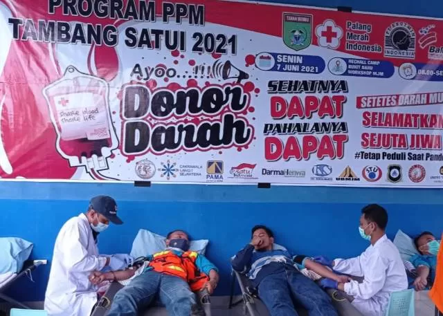 SOSIAL: PT Arutmin Indonesia Tambang Satui dan mitra kerja menyelenggarakan kegiatan donor darah khusus bagi karyawan.