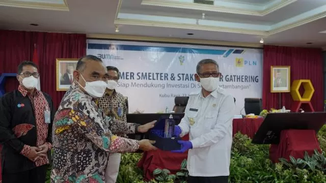 KOMITMEN: PT PLN (Persero) siap mendukung pertumbuhan usaha pelaku bisnis, industri, dan investasi pertambangan di Kalimantan. | FOTO: PLN FOR RADAR BANJARMASIN