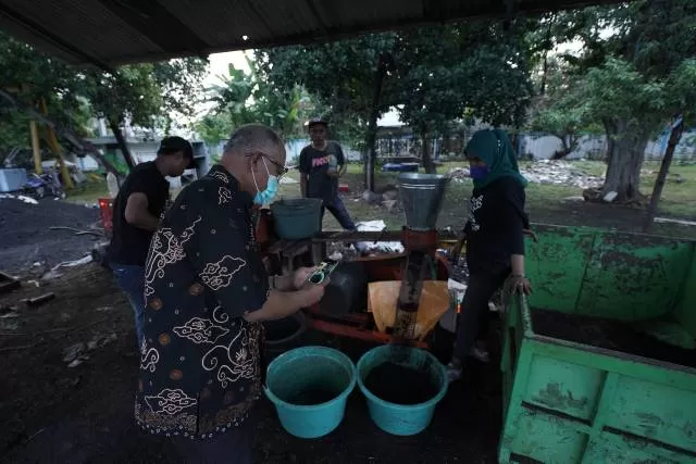 PELET: Program co-firing PLN memanfaatkan hasil olahan sampah biomassa (pelet) menjadi bahan bakar PLTU di Ende, Nusa Tenggara Timur (NTT).
