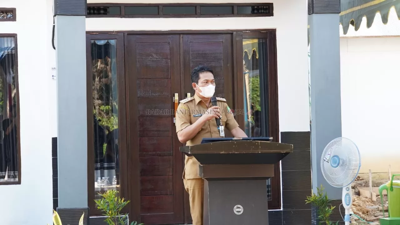 PERESMIAN : Bupati Balangan, Abdul Hadi saat meresmikan 0erumahan Balai Pangeran Residence. | FOTO: WAHYUDI/RADAR BANJARMASIN.