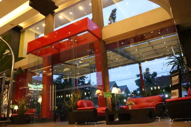 LESU LAGI: Kondisi Hotel Roditha beberapa waktu lalu.Pemberlakuan pembatasan kegiatan masyarakat (PPKM) darurat untuk Jawa dan Bali, ternyata membuat bisnis hotel di Banua kembali melesu. | Foto: Ist