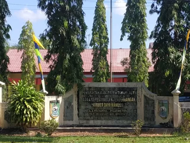 LENGKAP: Kantor BKPSDM Tala di Jalan A Syairani Kompleks Perkantoran Pelaihari. | Foto: Norsalim Yahya/Radar Banjarmasin