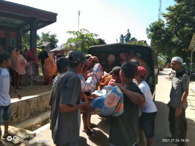 MEMAKAN KORBAN: Dua orang pendulang intan di Cempaka Banjarbaru tewas tertimbun longsor. Kejadian ini merupakan kali kedua insiden serupa di bulan Juli 2021. | Foto: istimewa