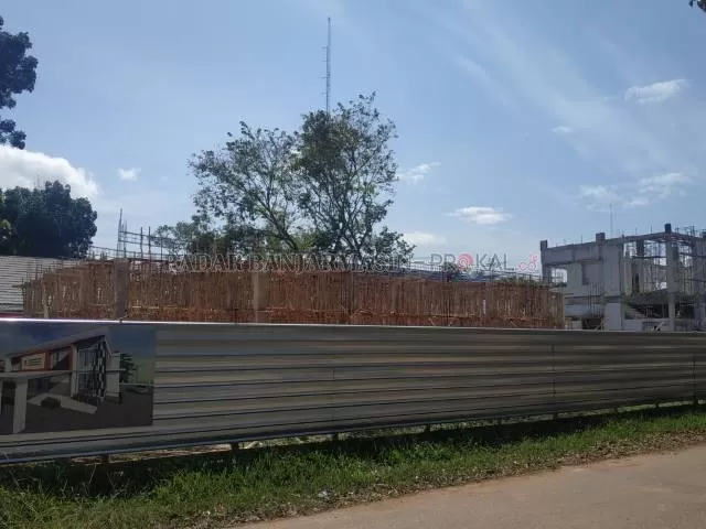 PROSES PEMBANGUNAN: Penampakan kantor Disdukcapil Tala yang dalam proses pembangunan. | Foto: Norsalim Yahya/Radar Banjarmasin