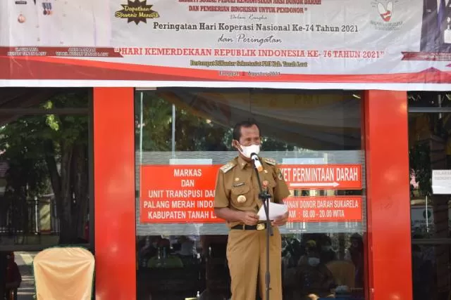DISIPLIN PROKES: Bupati Tala HM Sukamta ketika membuka peringatan Hari Koperasi Nasional ke-74