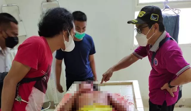 DITUSUK OTK: Nakes RSDI Banjarbaru tewas dengan luka tusuk, dilakukan orang tak dikenal yang juga membawa kabur laptop dan handphone korban. | Foto: Polres Banjarbaru for Radar Banjarmasin