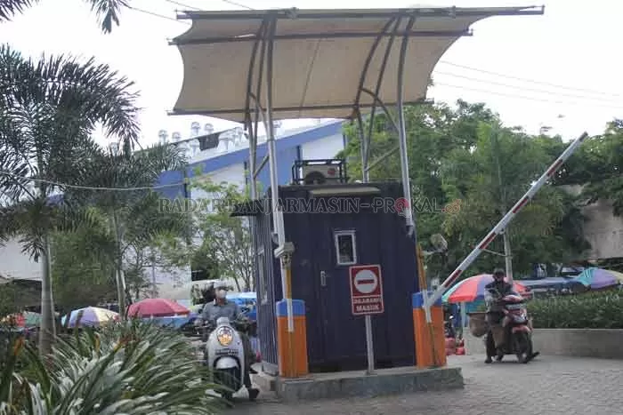 DEMI PAD: Portal Pasar Keramat Barabai 24 jam resmi berlaku mulai 1 Oktober.| Foto: Jamaluddin/Radar Banjarmasin