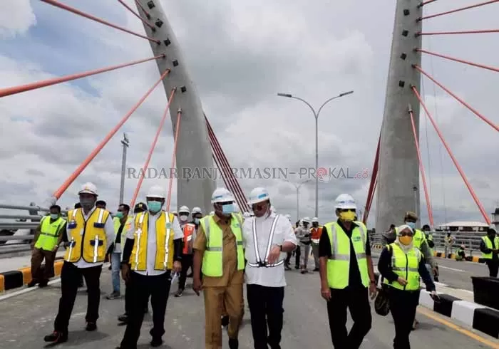 BAKAL DIRESMIKAN: Jembatan Alalak rencananya diresmikan Presiden Jokowi.