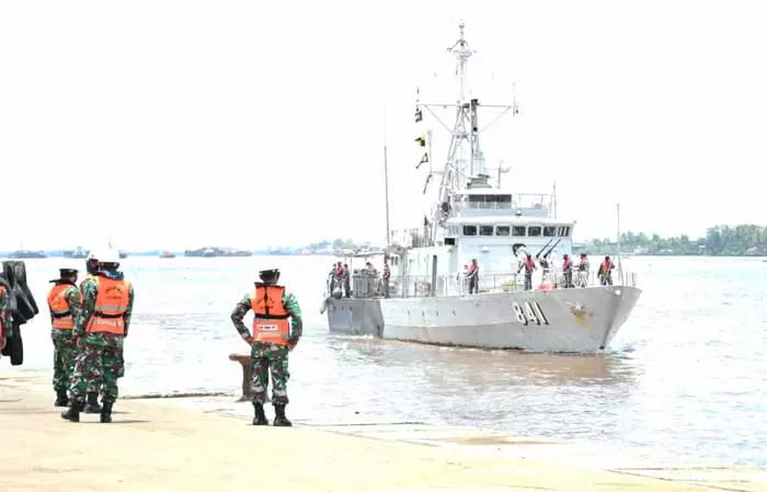 SANDAR: KRI Badau-841 sandar di Pelabuhan Trisakti Bandarmasih sejak kemarin (20/10).
