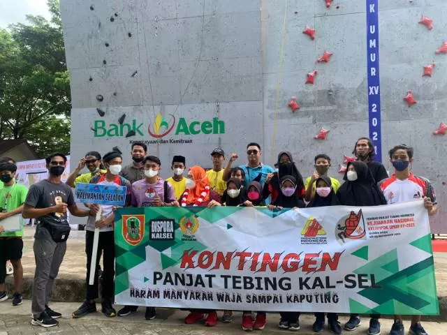 PRESTASI: Kontingen panjat dinding Kalsel sukses mengoleksi 11 medali di Kejurnas Panjat Tebing Kelompok Umur XV FPTI Tahun 2021 di Banda Aceh.