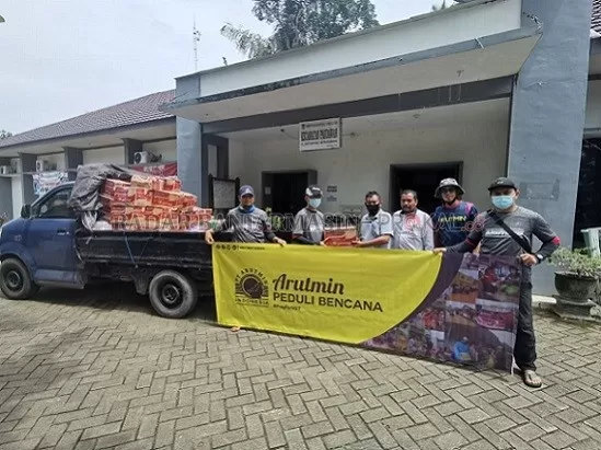 GERAK CEPAT: PT Arutmin Indonesia bergerak cepat dengan mengirimkan bantuan logistik dan obat-obatan kepada warga terdampak banjir di HST. | FOTO: ARUTMIN FOR RADAR BANJARMASIN.