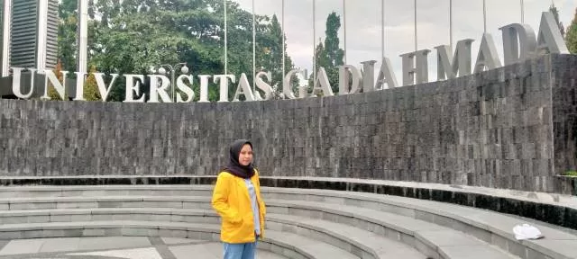 UNIVERSITAS GADJAH MADA: Berada di UGM, Siti Zulfah banyak belajar tentang budaya dan sejarah Yogyakarta. | Foto: Siti Zulfah For Radar Banjarmasin.