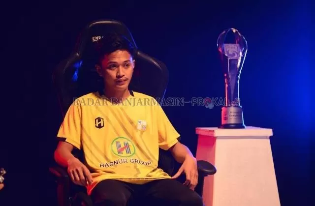 TIDAK BURUK: Atlet Esports PES Kalsel, Rommy Hadiwijaya membawa Barito Putera finish di peringkat keempat IFeL Liga 1 2021.