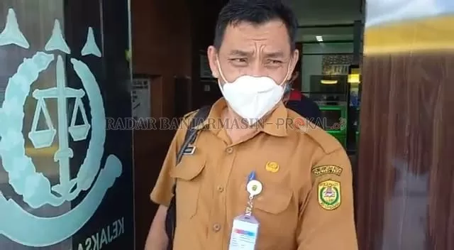 DIPERIKSA: Ketua panitia pelaksana Hari Kesehatan Nasional (HKN) 2021 Pemko Banjarmasin, Yanuar Diansyah penuhi panggilan penyidik
