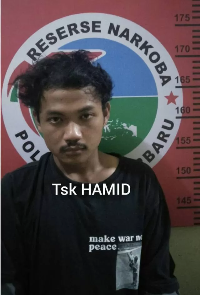 MASIH MUDA: Baru di usia 22 tahun, Abdul Hamid harus mendekam di hotel prodeo gegara kedapatan menyimpan sabu-sabu. | Foto: Polres Banjarbaru for Radar Banjarmasin
