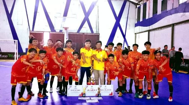 JUARA: Tim futsal SK-SKF Aldifa keluar sebagai kampiun Liga AFFI U-16 Regional Banjarmasin 2021 setelah mengandaskan AFT FC dengan skor 1-0 di Lapangan Borneo Indoor Futsal Banjarmasin.