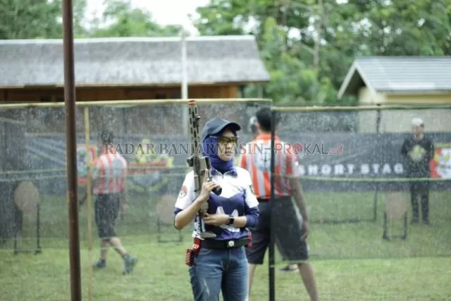 SUASANA: Pertandingan di ajang menembak bertajuk Action Air Level II Paman Birin Competition yang berlangsung di Kiram Park, Kabupaten Banjar, Minggu (19/12) tadi.